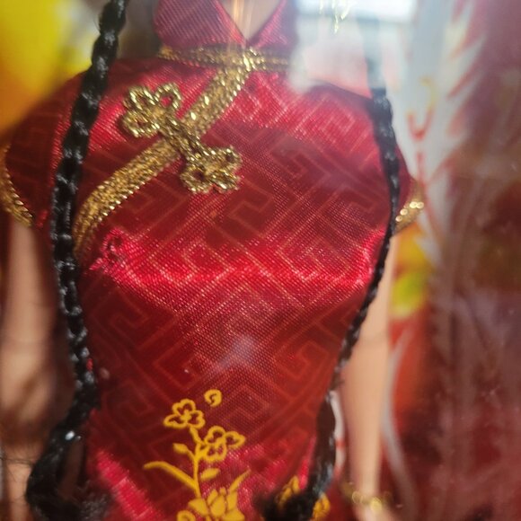 Keeping Festivals Chinese New Year's Barbie - Picture 10 of 16